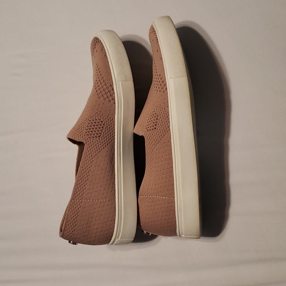 Steve Madden Slip On Shoes - Picture 3 of 3